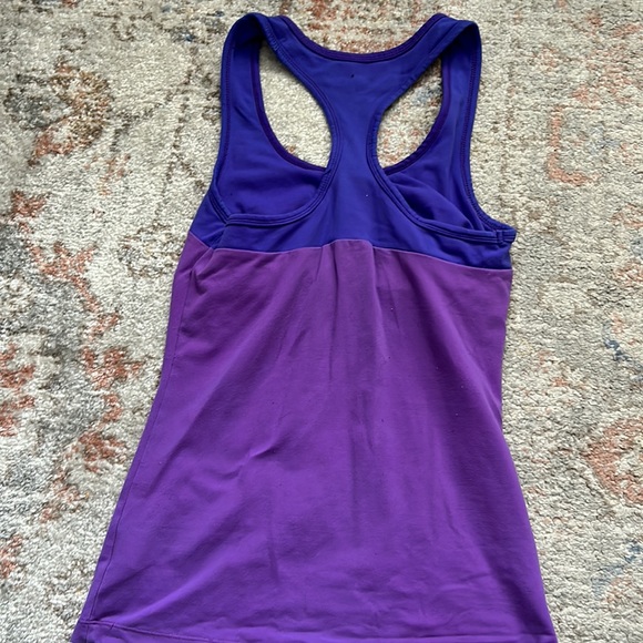 Workout top - Picture 2 of 2